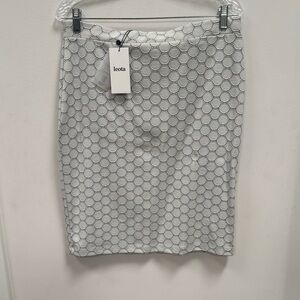 Leota Hexagon Patterned Pencil Skirt in White and Gray